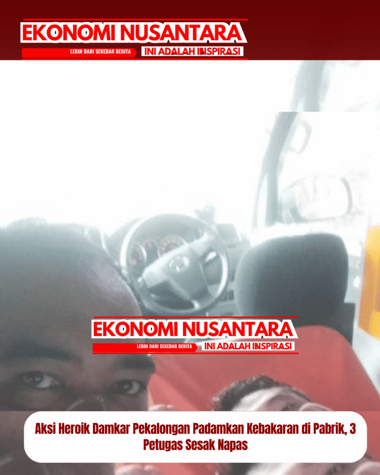 Aksi Heroik Damkar Pekalongan Padamkan Kebakaran di Pabrik, 3 Petugas Sesak Napas